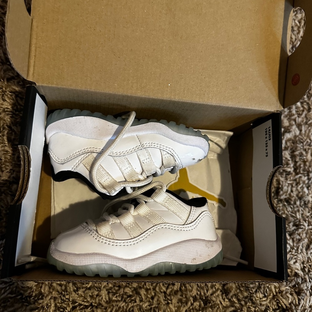 JORDAN 11 RETRO LOW (TD)